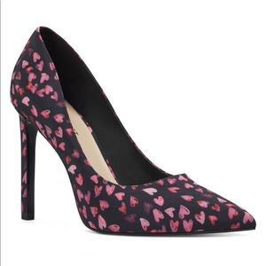 💕 Excellent NEW Nine West heart heels 8.5 black💕
